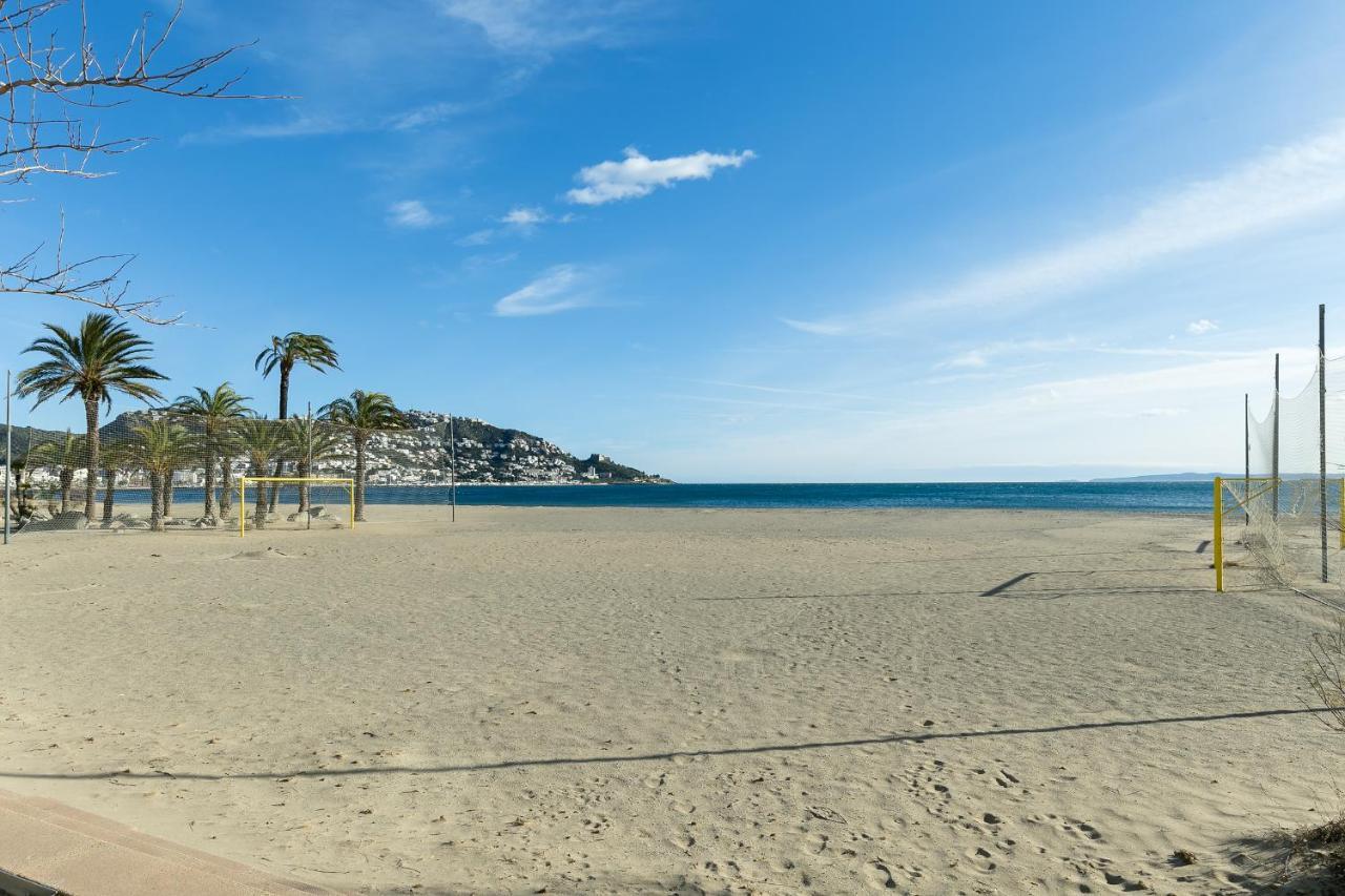 The Beach Milenium Roses Exterior foto